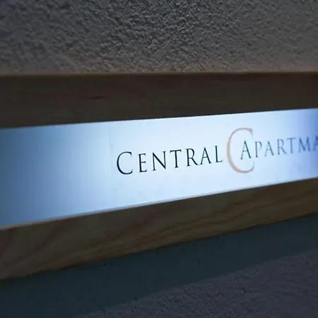 Central Apartments Apartamento