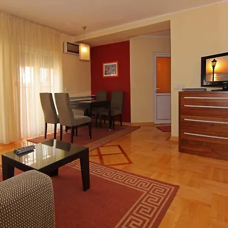 Central Apartments Apartamento