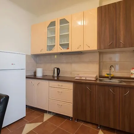 Central Apartments *