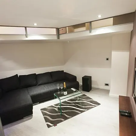 Central Apartments Apartamento *